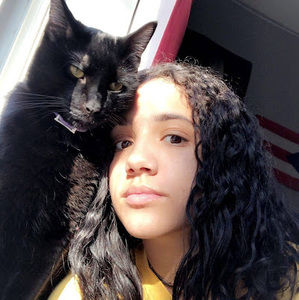 Meet your Posher, Olivia